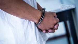 Empleado de Salud condenado a prisión por violar a niña de ocho años