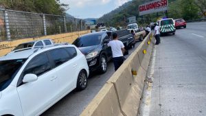 Varios lesionados en múltiple accidente en carretera Los Chorros