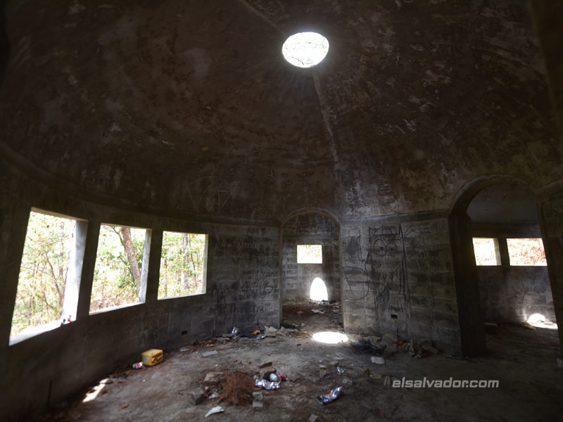 Casa-misteriosa-abandonada-dulce-nombre-de-maria-chalatenango42