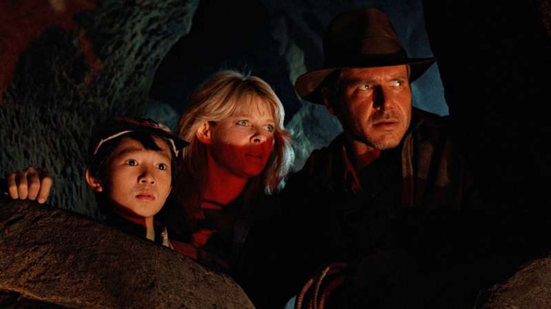 Ke Huy Quan, junto a Kate Capshaw y Harrison Ford, en el filme de Indiana Jones de 1984. Foto / Paramount Pictures