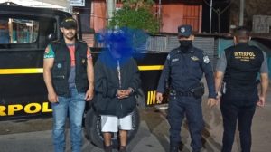 Capturan en Guatemala a pandillero salvadoreño que reclutaba adolescentes para sicariato y extorsión