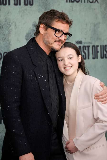 Los actores Pedro Pascal y Bella Ramsey protagonizan la exitosa serie de HBO "The Last of Us". Foto / AFP