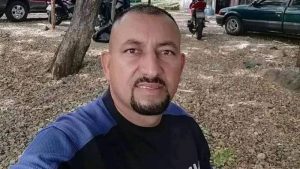 Policía asesinó a su exesposa y luego se mató en Ahuachapán por una casa