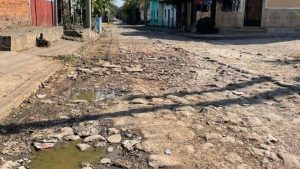 Habitantes se quejan del mal estado de  calle en colonia 15 de Septiembre en San Miguel
