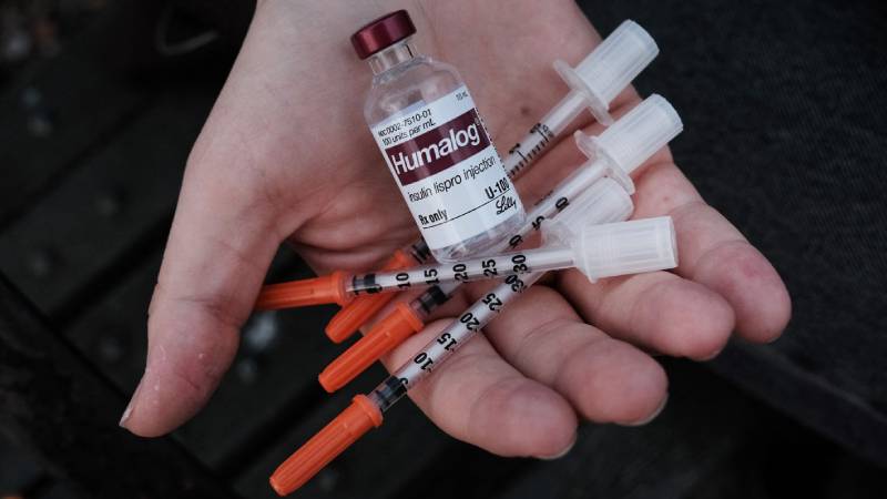 Los medicamentos GLP-1, usados para tratar diabetes y obesidad, también podrían influir en los circuitos cerebrales relacionados con la adicción, según un estudio reciente.