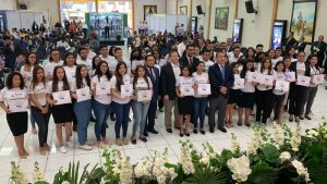 Embajador de EE.UU. a jóvenes líderes: “La democracia influye en todos los aspectos”
