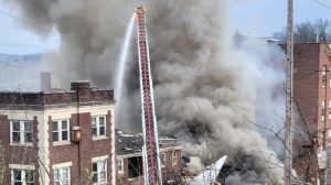VIDEO: Dos muertos y nueve desaparecidos tras fuerte explosión en fábrica de Pensilvania