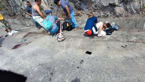 Pareja de motociclistas muere tras accidente en Tamanique