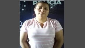 Mujer es capturada por estafar con más de $39,000 a víctima en Santa Tecla
