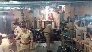 Al menos ocho muertos en colapso de un templo en India