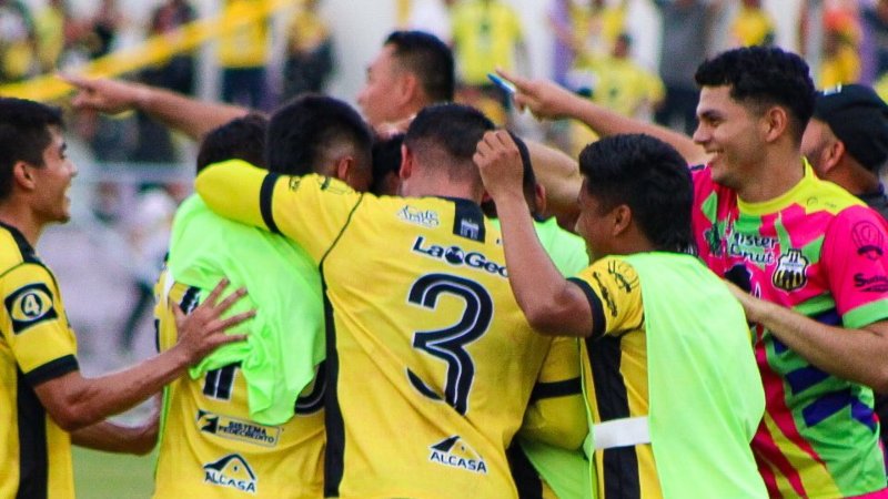 11 Deportivo Celebracion AD Chalatenango