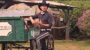 Cantante salvadoreño Andy Erazo estrenó el videoclip de “Nomás te quiero a ti”