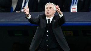 Carlo Ancelotti dirigiendo al Real Madrid en Champions