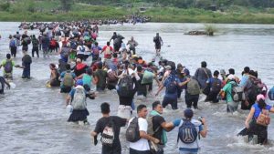 El desempleo, motivo de la migración de salvadoreños hacia EEUU, aseguran expertos