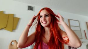 ¿Nicolle Figueroa cambió de look? La famosa apareció con melena rosada