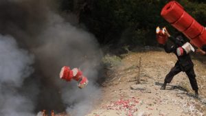 Policía destruye pirotécnicos decomisados en El Ranchador