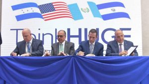 Firma ejecutivos Banco Cuscatlan