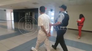 Condenan a prisión a dos asaltantes de microbús de la Ruta 38-E en San Salvador