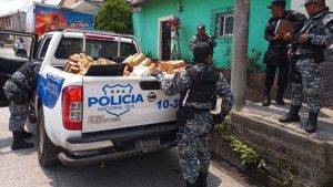 Policía decomisó 95,000 productos pirotécnicos de cohetería clandestina en Cuscatlán