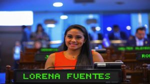 Diputadas de ARENA se solidarizan con Lorena Fuentes por ataques; ella las ignora