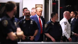 Trump pide que se desfinancie al FBI y al Departamento de Justicia