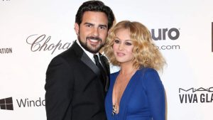 Ex de Paulina Rubio niega que la cantante lo mantiene