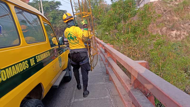 rescate-hombre-rio-tomayate-apopa16