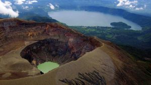 Cráter volcán de Santa Ana