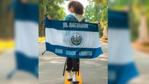 Actriz de Disney Channel demuestra con orgullo sus raíces salvadoreñas