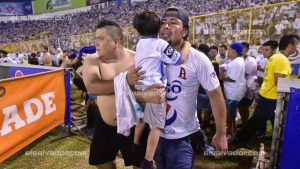 "En todos los portones no hubo presencia policial", relata aficionado en el Cuscatlán