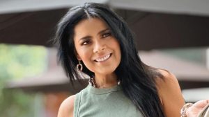 Verónica Guerrero presenta a su "amigo fiel" canino y enloquece a fans con pregunta
