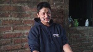 Motociclista muere al colisionar con cabezal en Izalco