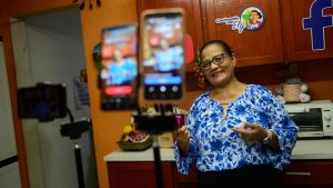 “Mis corazoncitos”: Conoce a niña Ely, la youtuber con las mejores recetas de la cocina salvadoreña