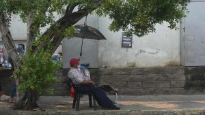 Salvadoreños continuarán percibiendo altas temperaturas en las próximas horas