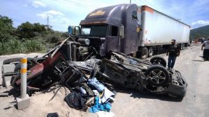 Llantas lisas, una de las fallas detectadas por el VMT en transporte de carga