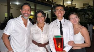 "Nos da gusto verlo mejor": Billy Calderón de pie celebrando a la Virgen María Auxiliadora