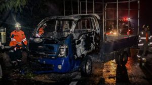 Incendio dañó camión sobre la carretera de Oro, en Soyapango