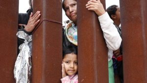 Agentes de patrulla fronteriza cometen "abusos" contra migrantes