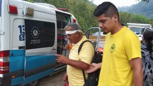 Cinco heridos en choque entre microbús y buseta en carretera Los Chorros