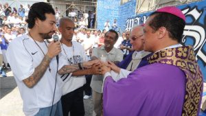 Traslados, visitas y celulares fueron las peticiones de los pandilleros en la tregua de 2012, según Monseñor Colindres