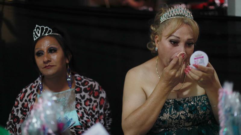 Abuelas trans mexicanas celebran sus quince que no pudieron festejar
