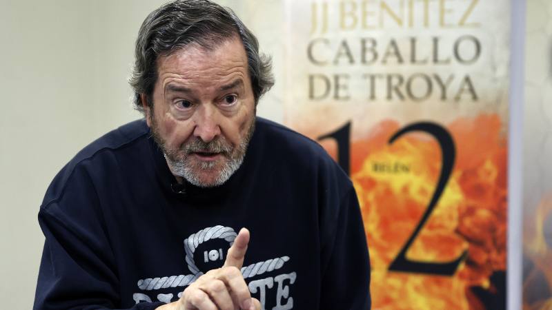 Autor J. J.Benítez lanza su Caballo de Troya 12