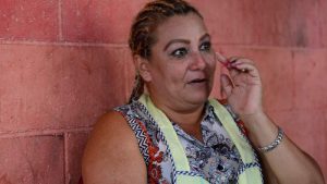 Policías vapulearon a Roselia, lideresa comunitaria y activista proderechos de la mujer