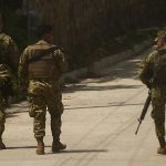 Militares patrullan las calles del pueblo de Arcatao. FOTO EDH FRANCISCO RUBIO