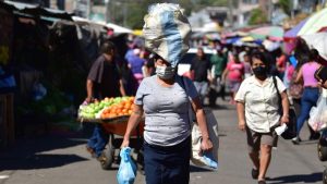 ¿Cuánto gasta a diario una persona para comprar comida de canasta básica?