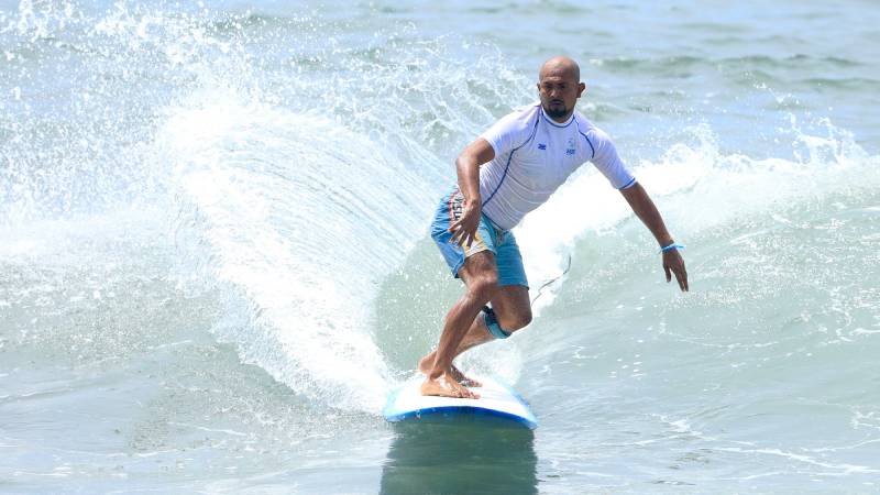 Amado Alvarado surf oro
