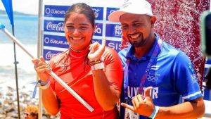 Amado Alvarado y Sindy Portillosurf oro