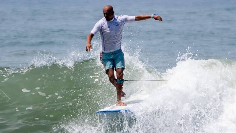 Amado Alvarado surf oro
