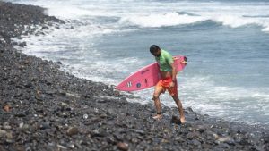 Día positivo para los salvadoreños en el ISA World Surfing Games