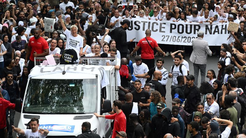 protesta paris francia muerte joven